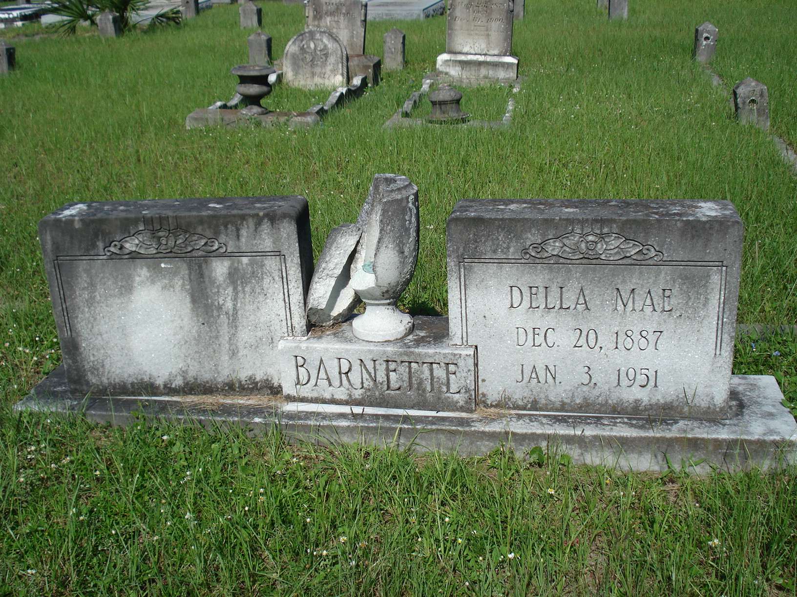 Della Mae Barnette